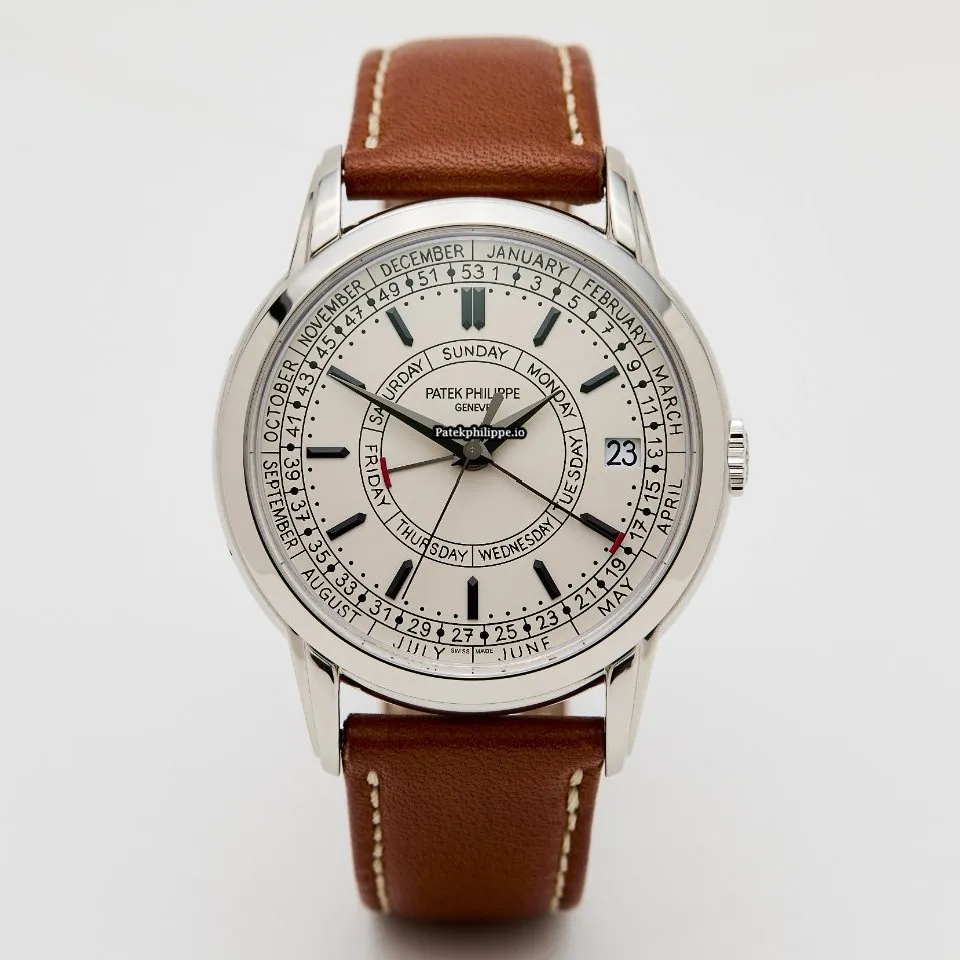 Alternative view of Patek Philippe Calatrava 5212a-001 40MM Steel Case Automatic