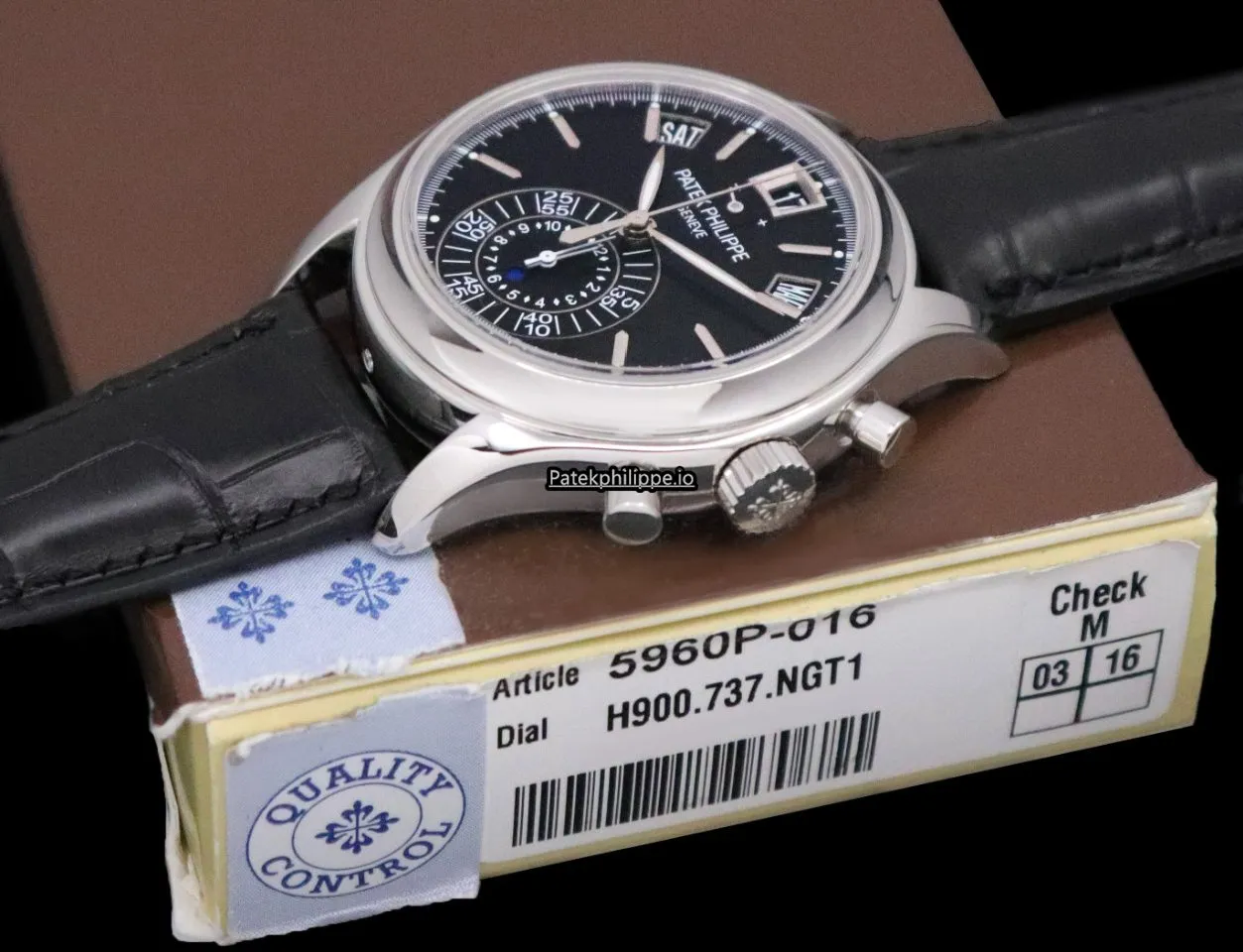 Alternative view of Patek Philippe Annual Calendar 5960p-016 40.5MM Platinum Case Automatic