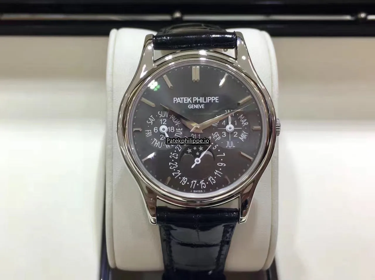 Patek Philippe Perpetual Calendar 5140p-017 37.2MM Platinum Case Automatic