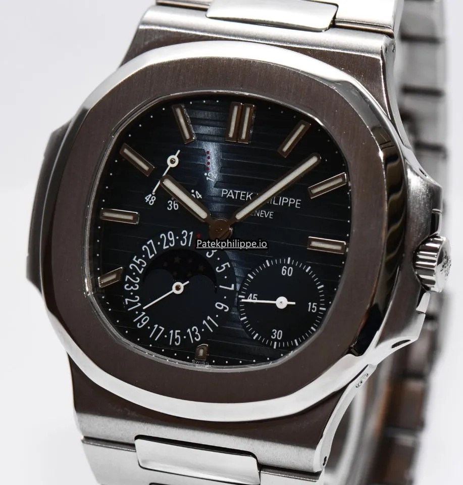 Patek Philippe Nautilus 5712/1a-001 40x38MM Steel Case Automatic
