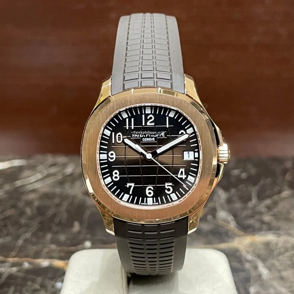 Patek Philippe Aquanaut 5167r-001 40MM Rose Gold Case Automatic