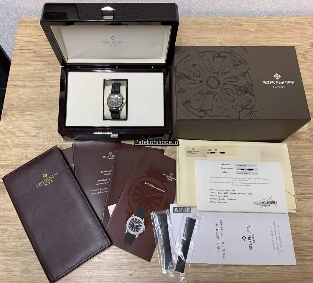 Alternative view of Patek Philippe Aquanaut 5066a-001 36MM Steel Case Automatic