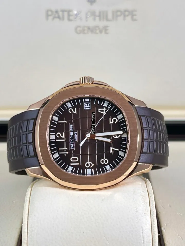 Alternative view of Patek Philippe Aquanaut 5167r-001 40MM Rose Gold Case Automatic