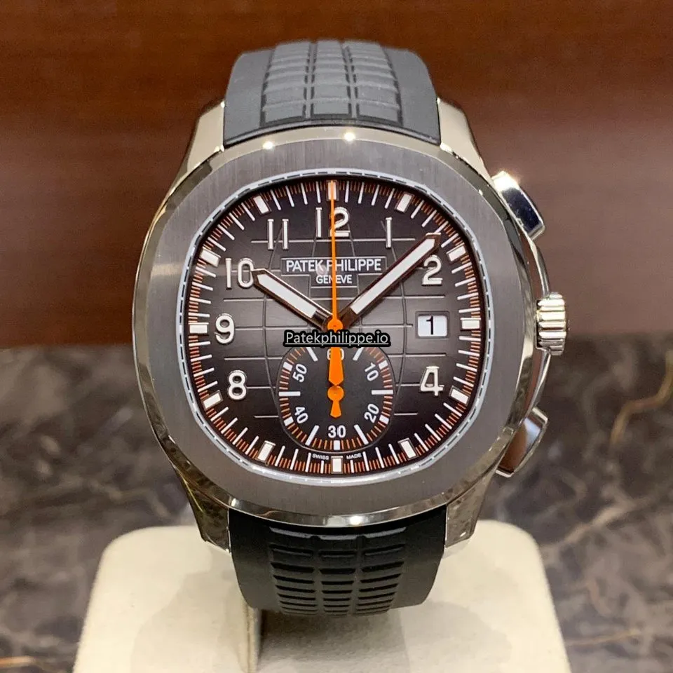 Patek Philippe Aquanaut 5968a-001 42.2MM Steel Case Automatic
