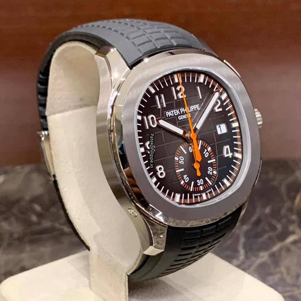 Alternative view of Patek Philippe Aquanaut 5968a-001 42.2MM Steel Case Automatic