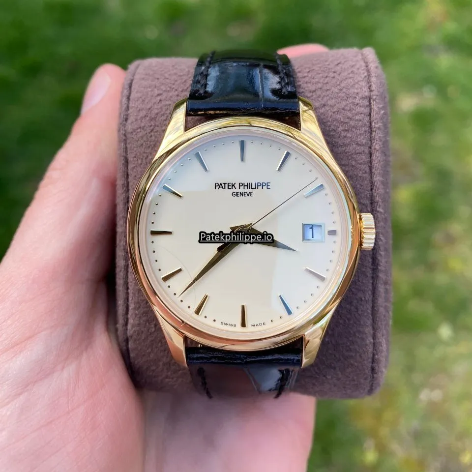 Patek Philippe Calatrava 5227j-001 39MM Yellow Gold Case Automatic