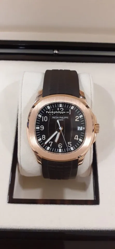 Alternative view of Patek Philippe Aquanaut 5167r 40MM Rose Gold Case Automatic