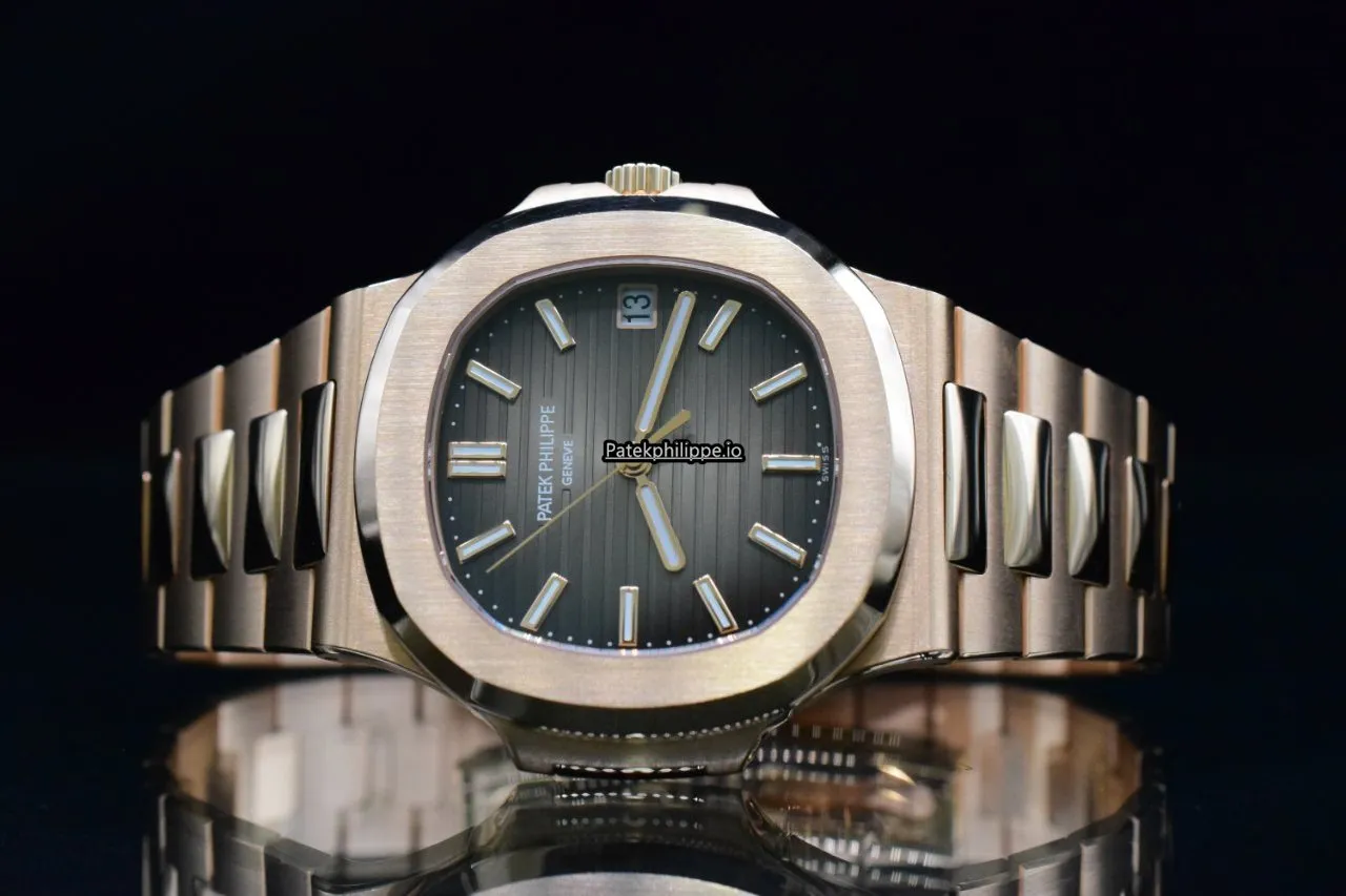 Patek Philippe Nautilus 5711/1r-001 40MM Rose Gold Case Automatic