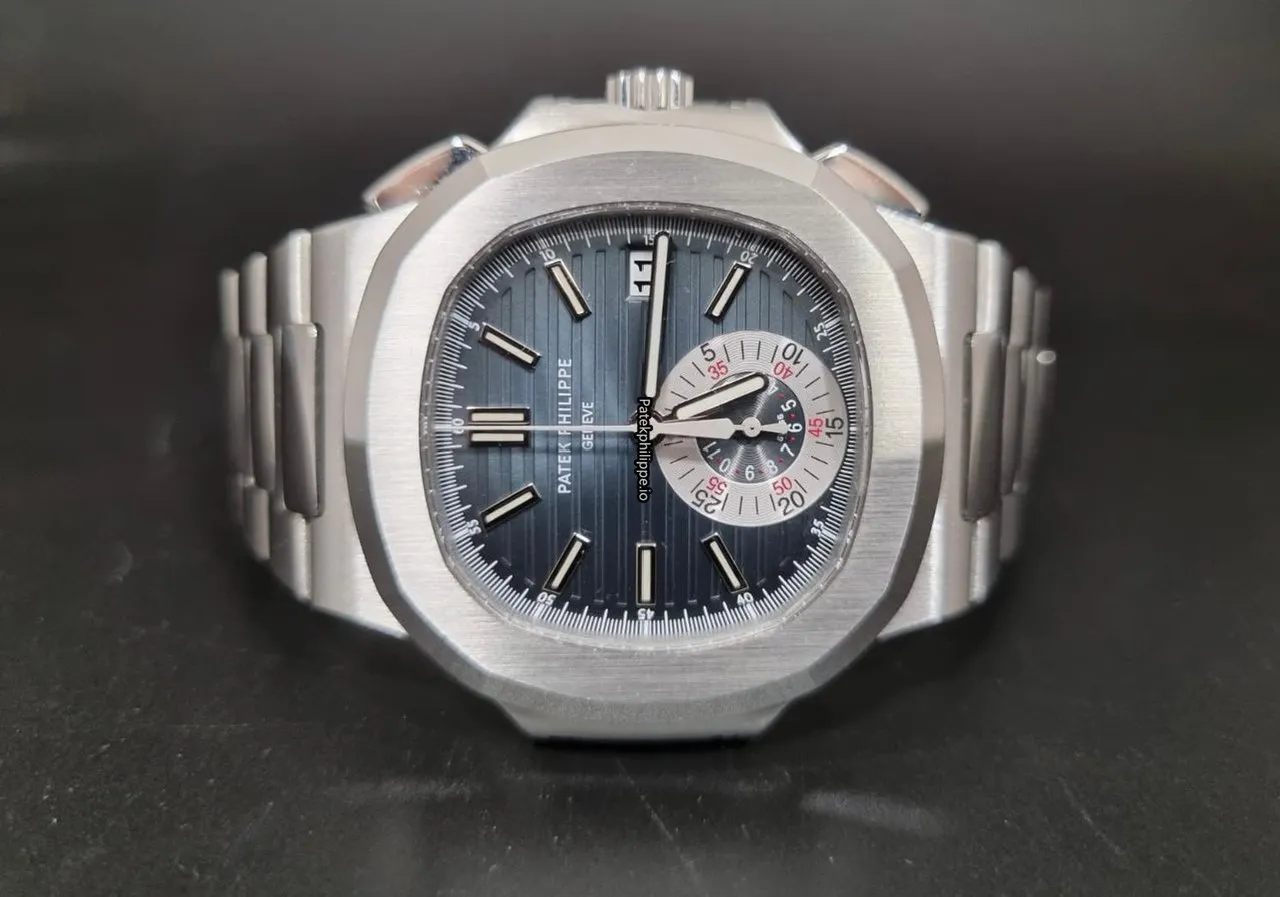 Alternative view of Patek Philippe Nautilus 5980/1a Steel Case Automatic