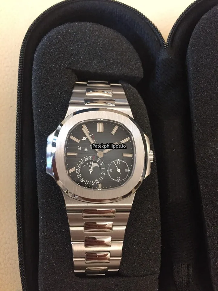 Patek Philippe Nautilus 5712/1a-001 40x38MM Steel Case Automatic