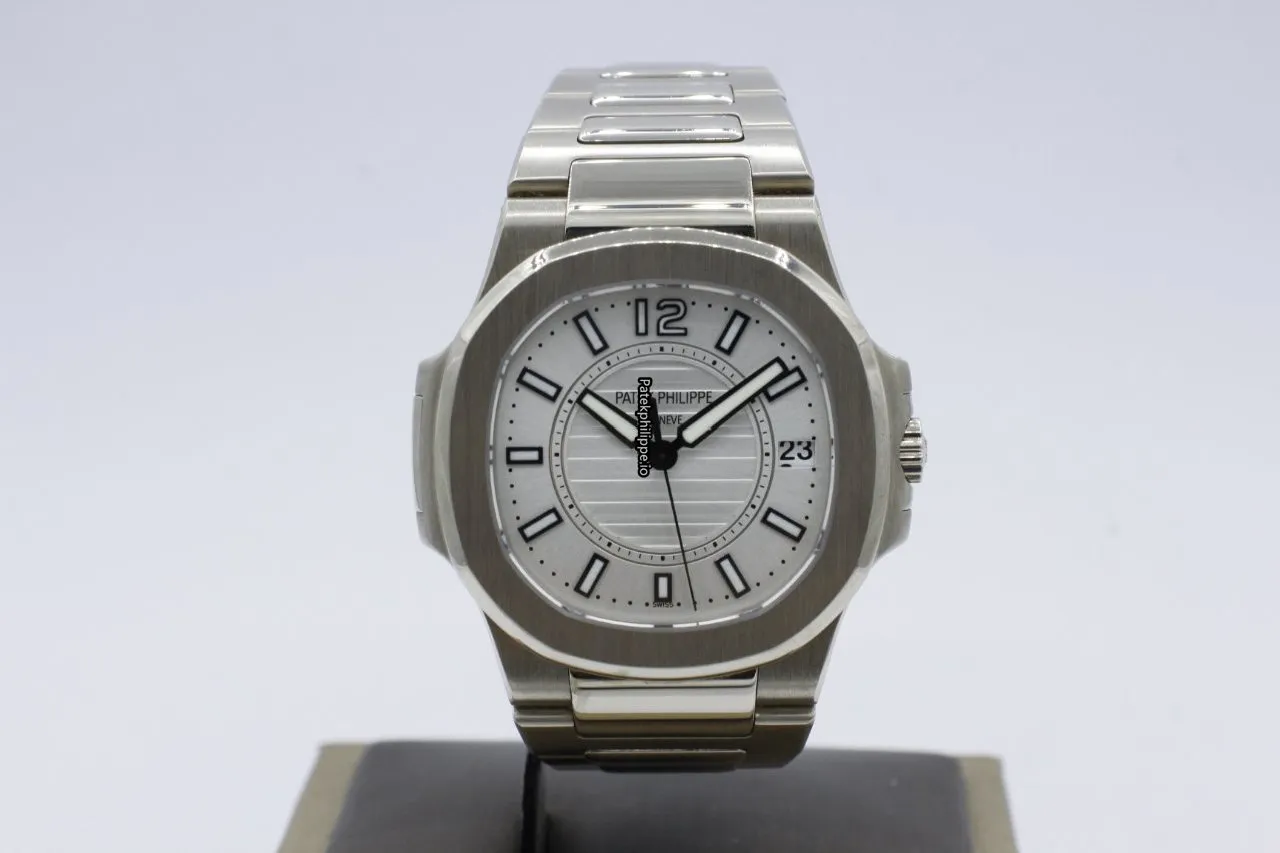 Patek Philippe Nautilus 7011/1g-001 White Gold Case Quartz