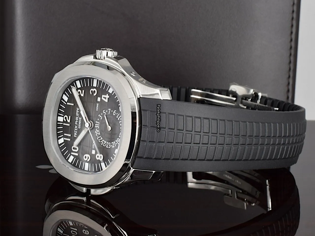 Alternative view of Patek Philippe Aquanaut 5164a-001 40.8MM Steel Case Automatic