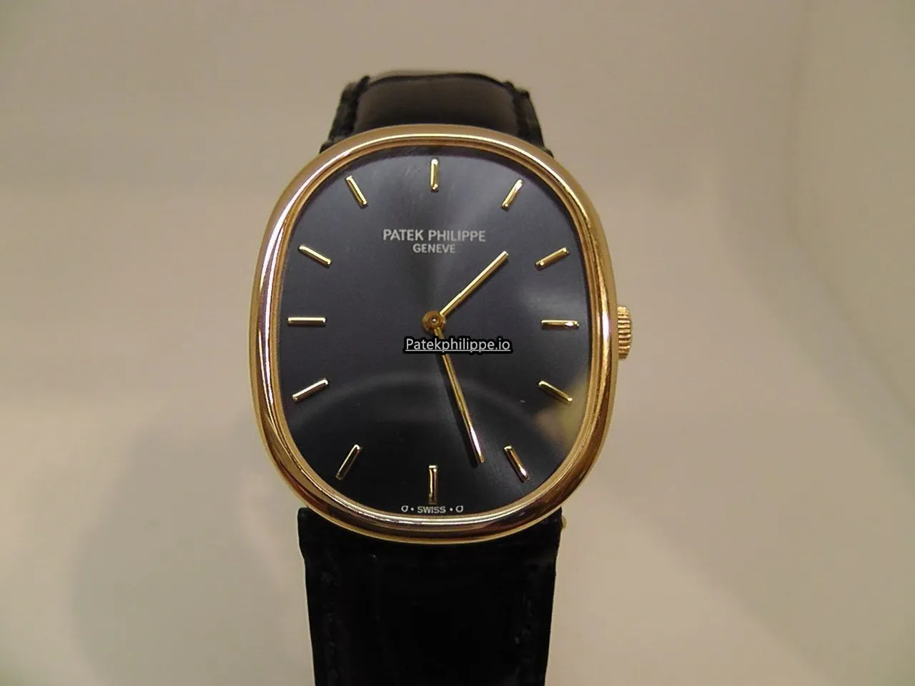 Alternative view of Patek Philippe Golden Ellipse 3848 27x32MM Yellow Gold Case Manual Winding