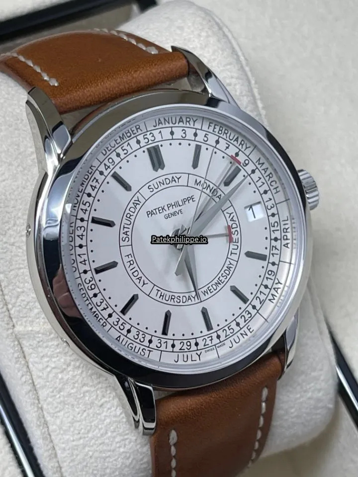 Alternative view of Patek Philippe Calatrava 5212a-001 40MM Steel Case Automatic