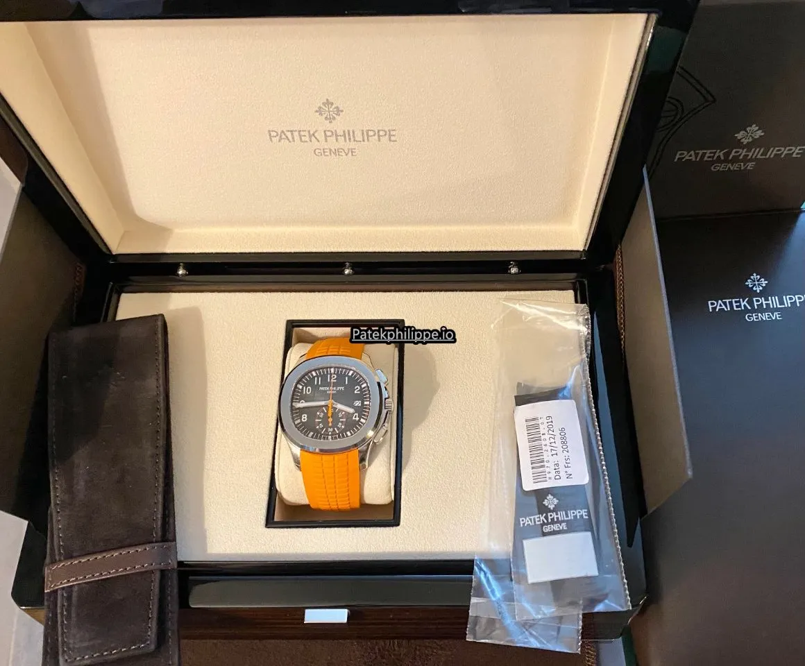 Patek Philippe Aquanaut 5968a-001 42.2MM Steel Case Automatic