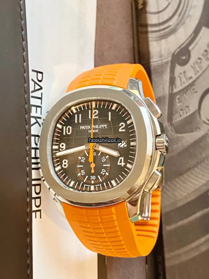 Alternative view of Patek Philippe Aquanaut 5968a-001 42.2MM Steel Case Automatic