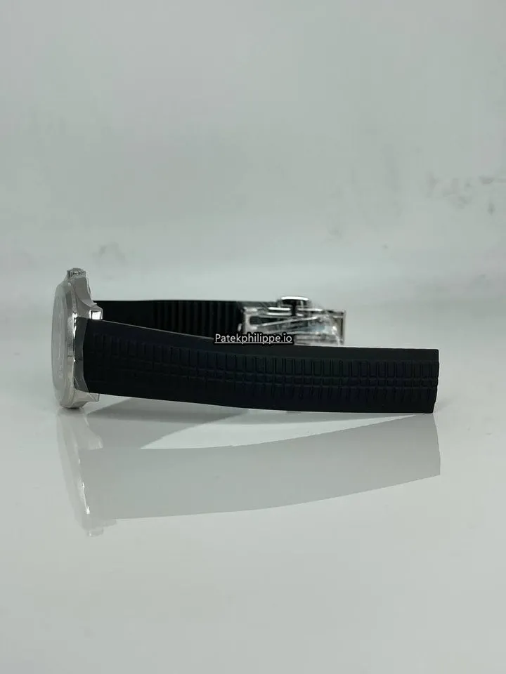 Alternative view of Patek Philippe Aquanaut 5167a-001 40MM Steel Case Automatic