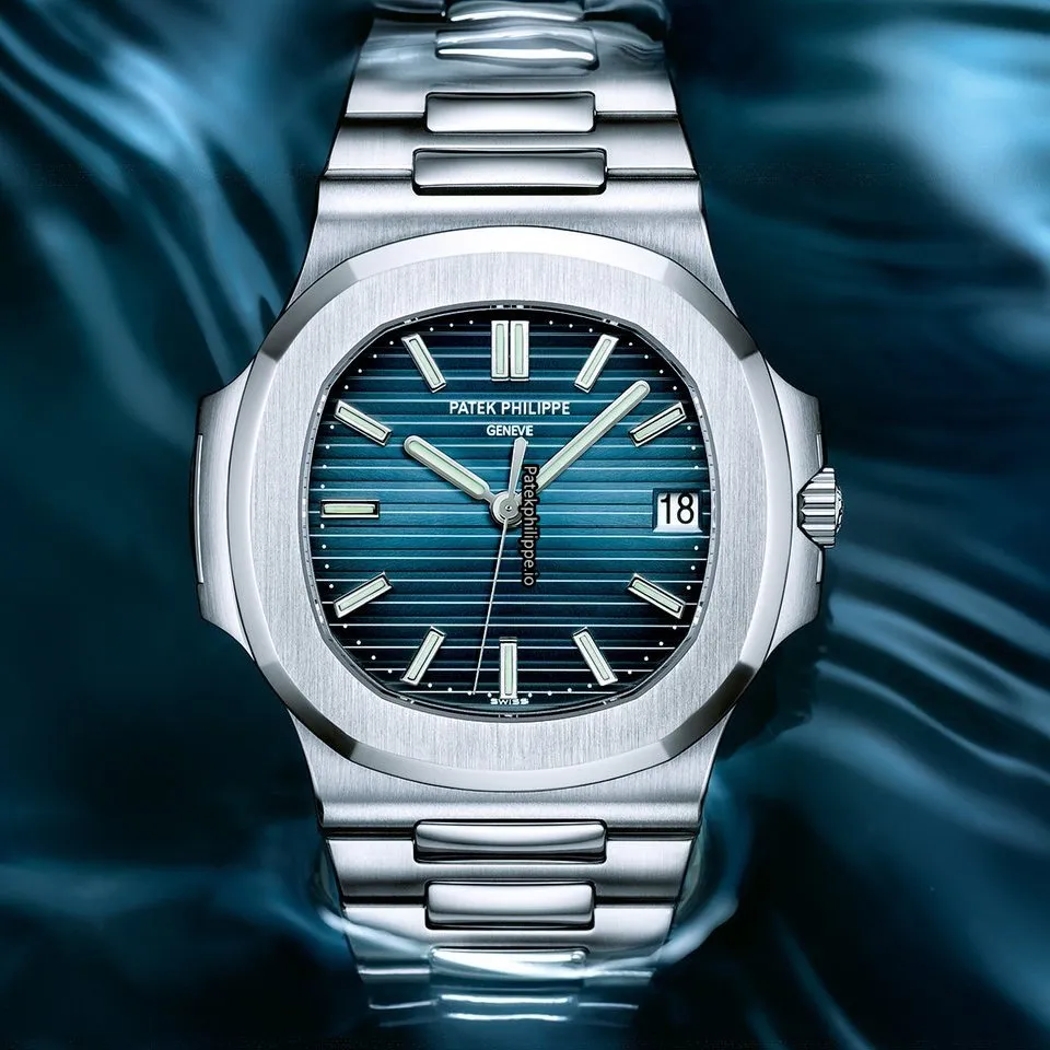 Patek Philippe Nautilus 5711/1a-010 40x38MM Steel Case Automatic