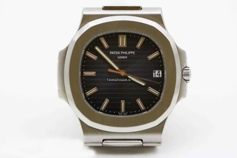 Patek Philippe Nautilus 5711/1a-010 40x38MM Steel Case Automatic