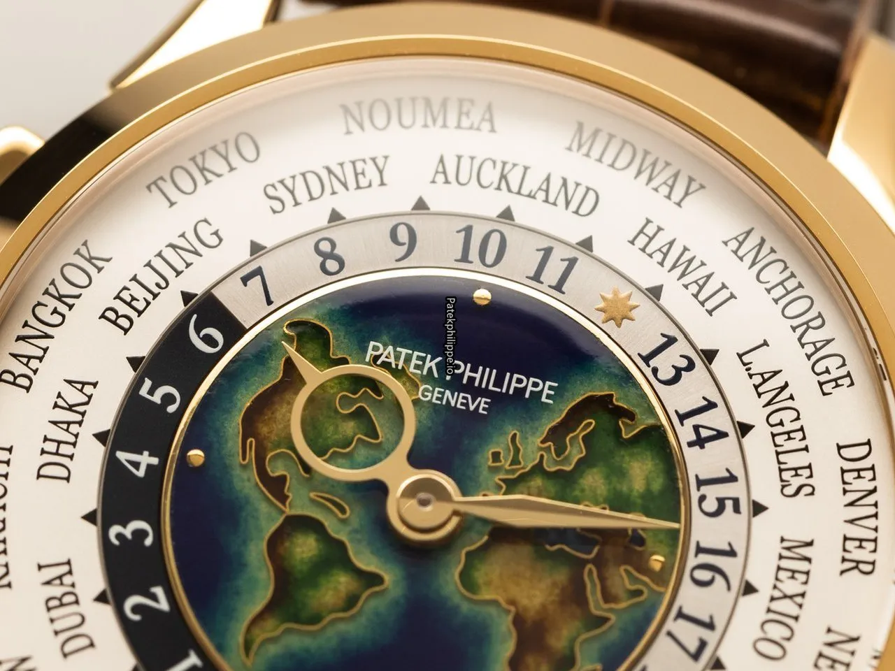 Patek Philippe Complications 5231j-001 38.5MM Yellow Gold Case Automatic Movement