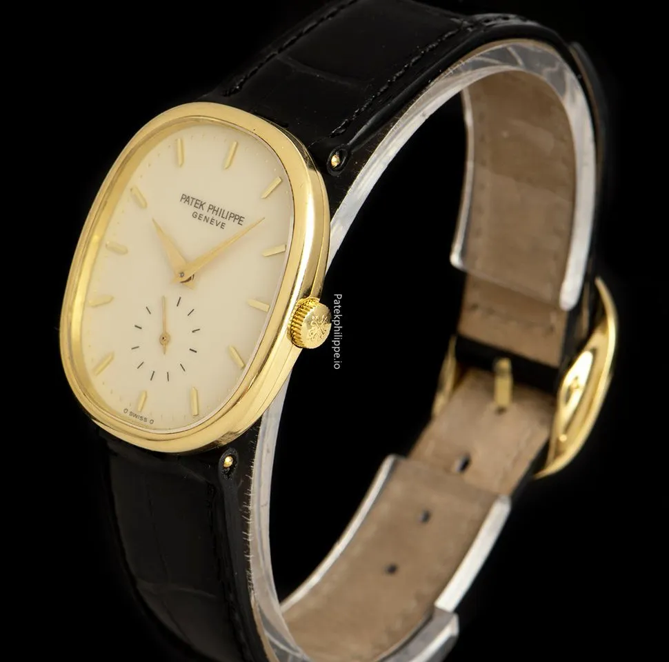 Alternative view of Patek Philippe Golden Ellipse Golden Ellipse 3948 27MM Yellow Gold Case Manual Winding