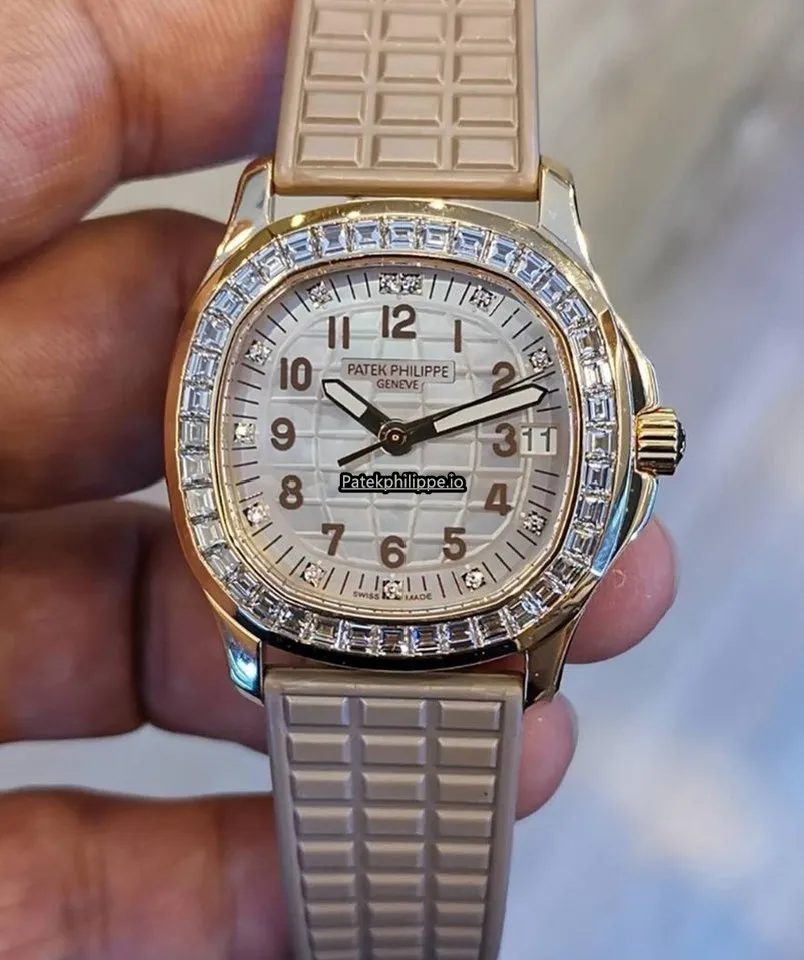Patek Philippe Aquanaut 5072r-001 35.6MM Rose Gold Case Automatic
