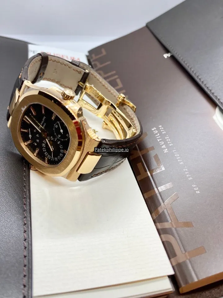 Patek Philippe Nautilus 5712r-001 40x38MM Rose Gold Case Automatic