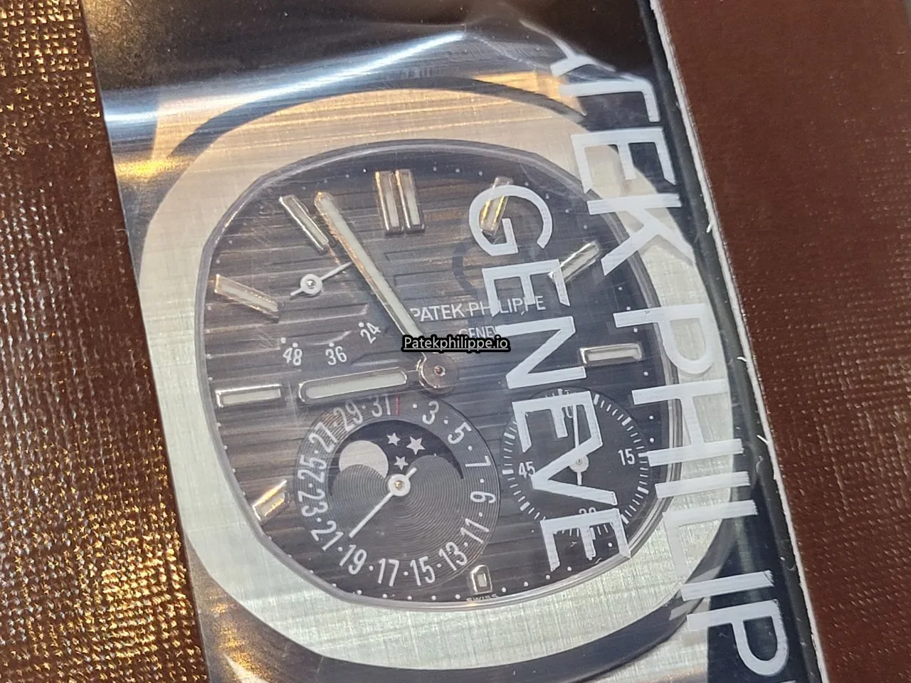 Patek Philippe Nautilus 5712/1a-001 40x38MM Steel Case Automatic