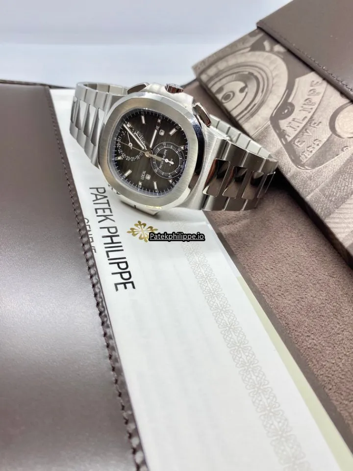 Patek Philippe Nautilus 5990/1a-001 40.5MM Steel Case Automatic