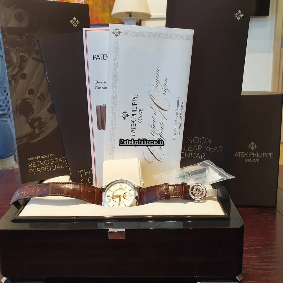 Alternative view of Patek Philippe Perpetual Calendar 5496p-015 39.5MM Platinum Case Automatic