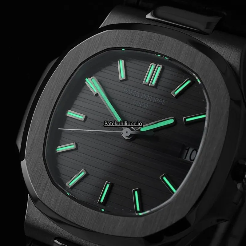 Alternative view of Patek Philippe Nautilus 5711g-001 Automatic