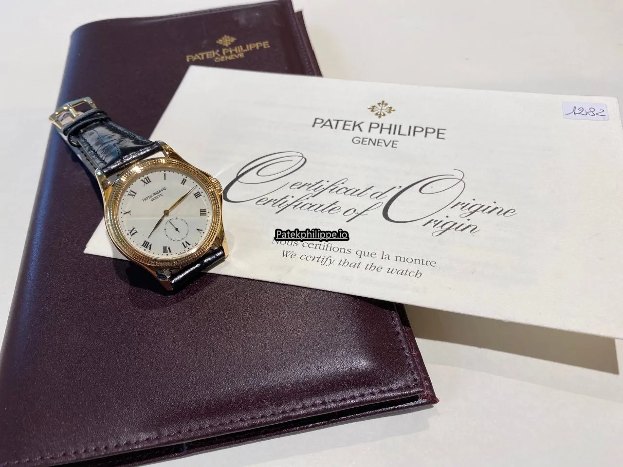 Patek Philippe Calatrava 5115j 36MM Yellow Gold Case