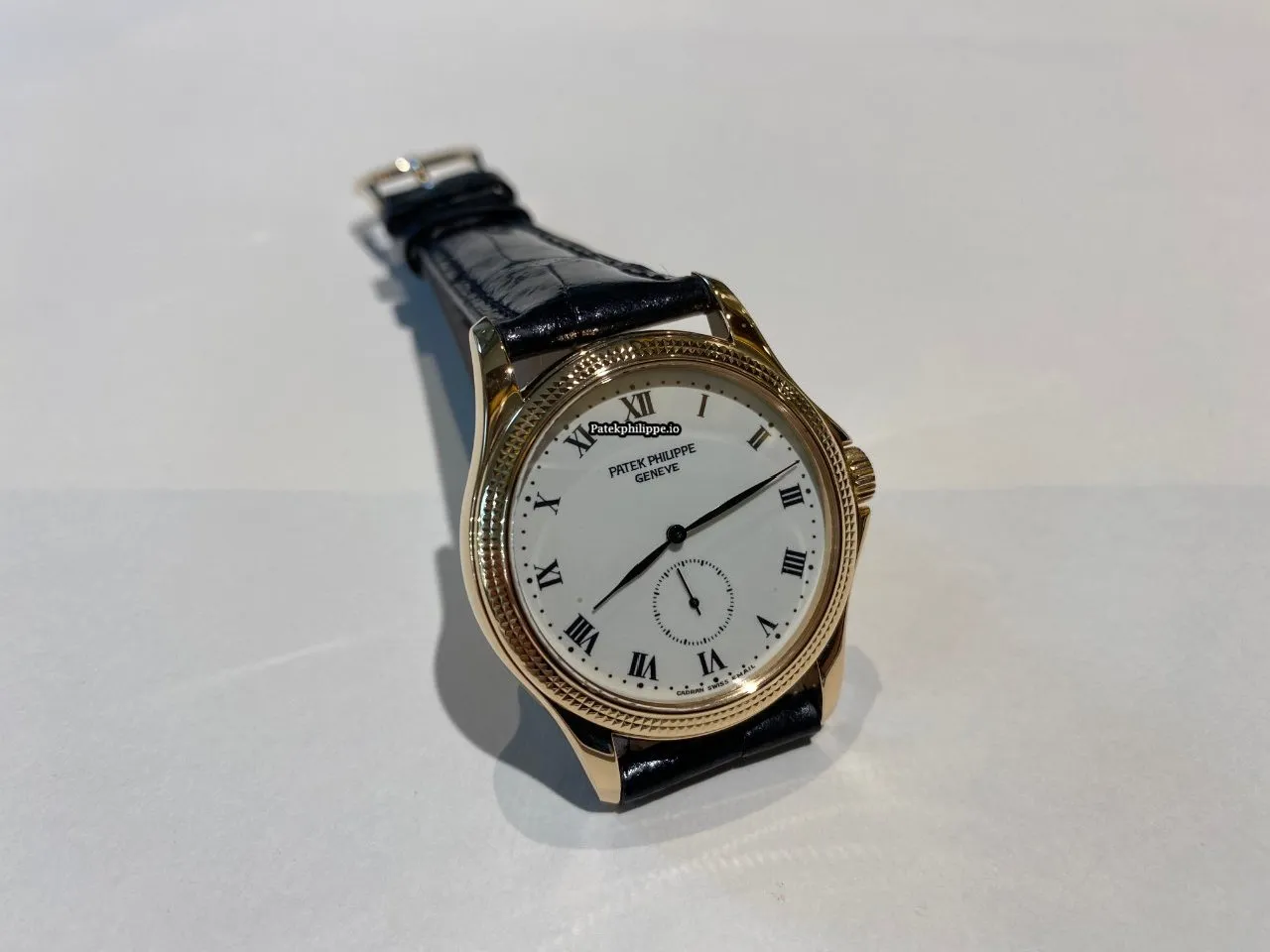 Alternative view of Patek Philippe Calatrava 5115j 36MM Yellow Gold Case