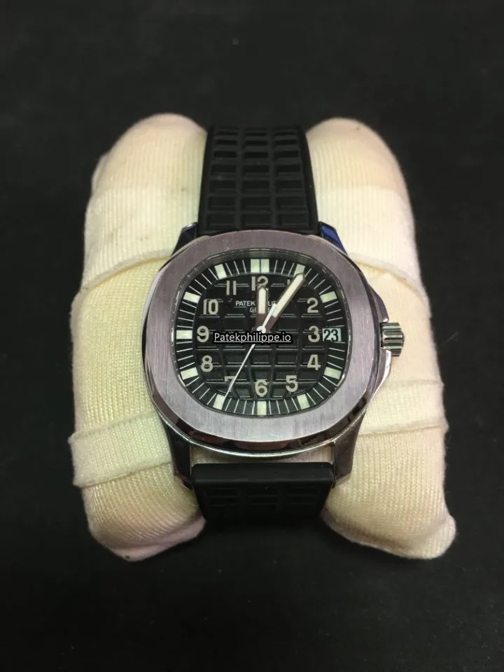 Alternative view of Patek Philippe Aquanaut 5066a 27x3.5MM Steel Case Automatic