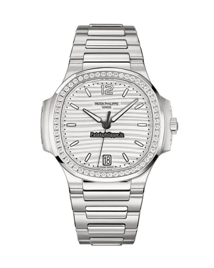 Alternative view of Patek Philippe Nautilus 7118/1200a-010 35.2MM Steel Case Automatic