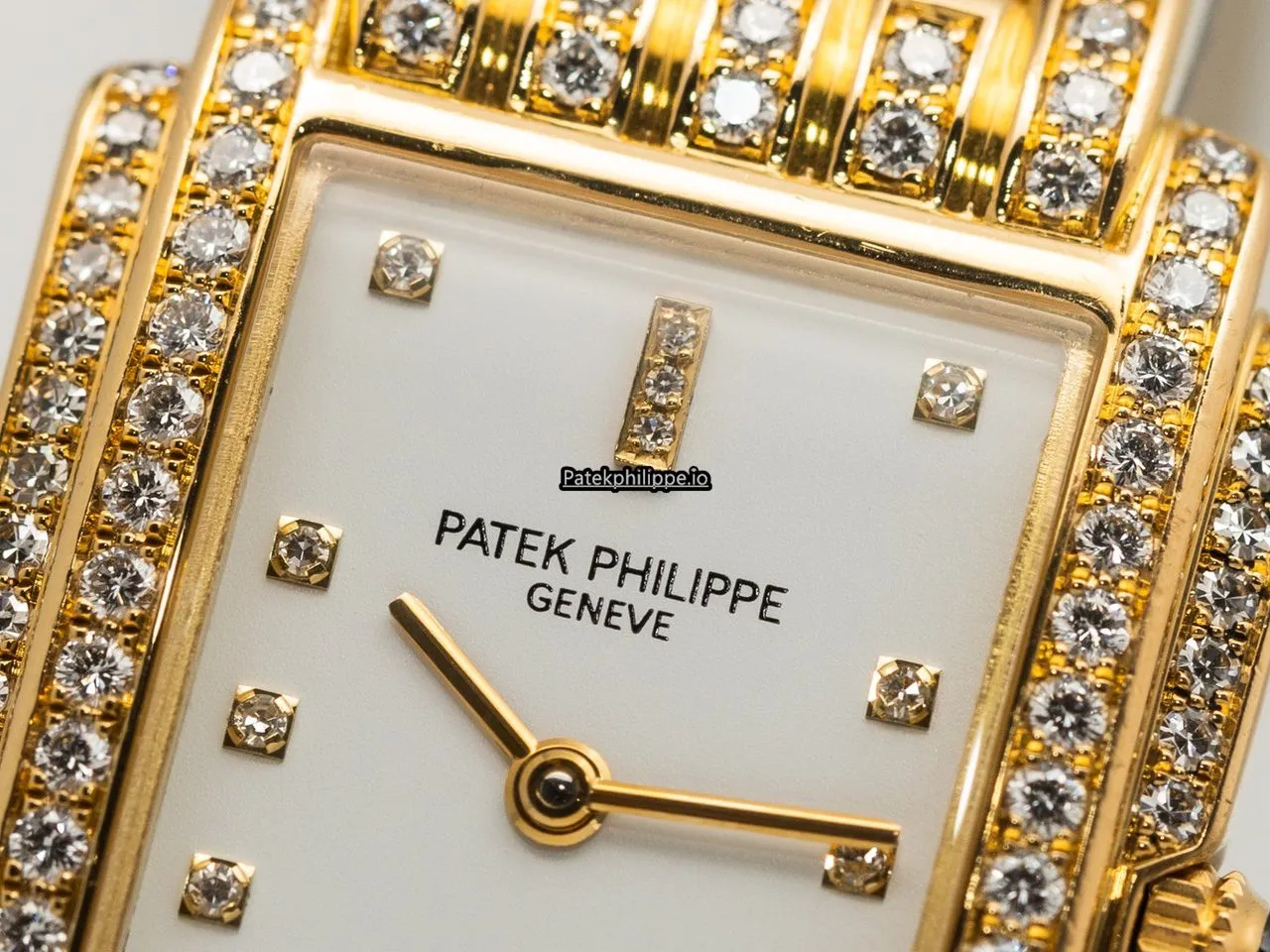 Patek Philippe Gondolo 4825/20 29x22MM Yellow Gold Case Quartz