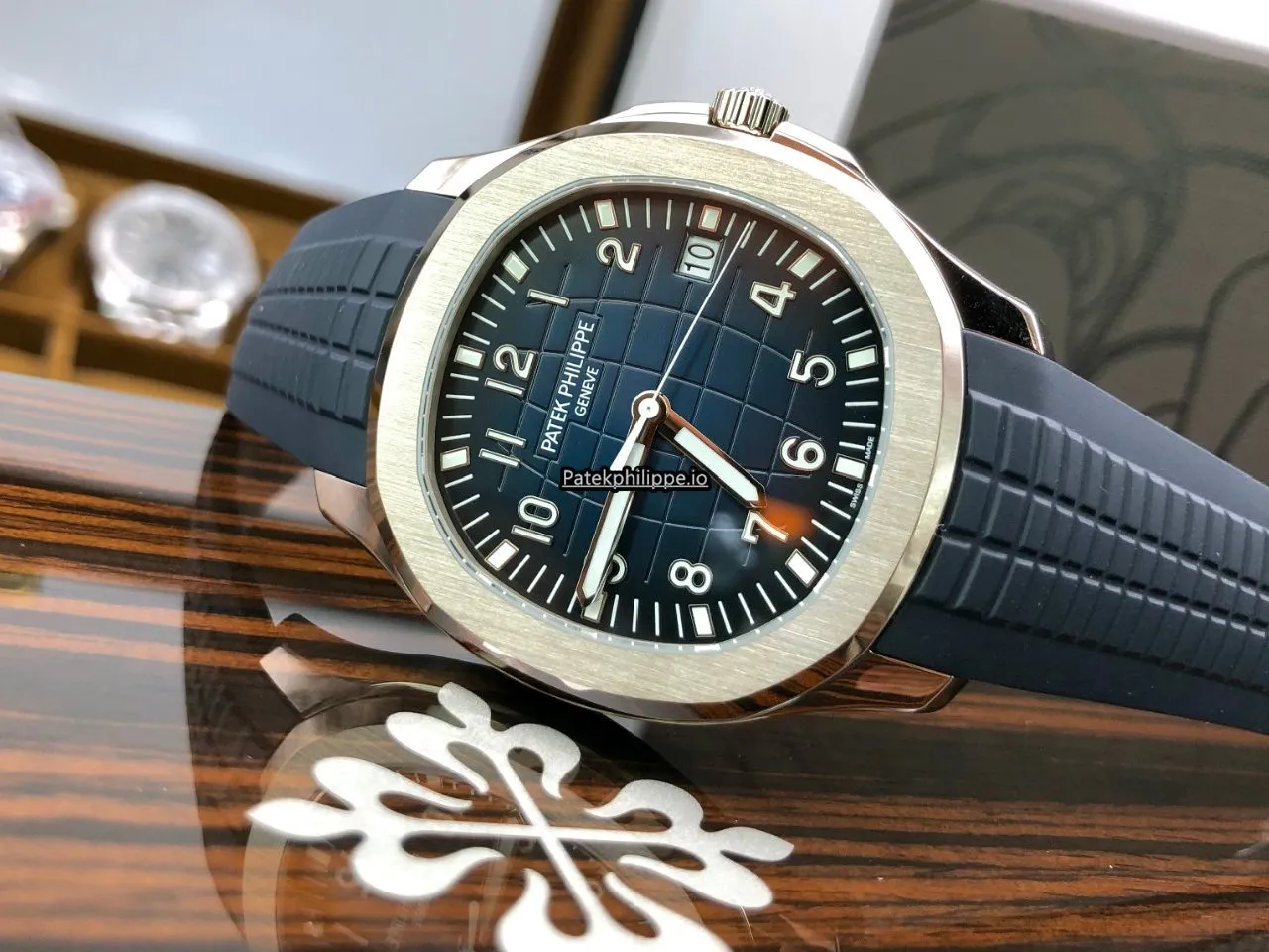Patek Philippe Aquanaut 5168g-001 42.2MM White Gold Case Automatic