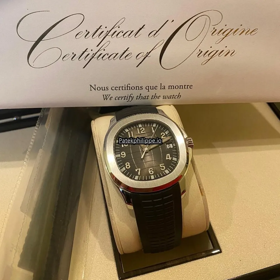 Alternative view of Patek Philippe Aquanaut 5167a-001 40MM Steel Case Automatic
