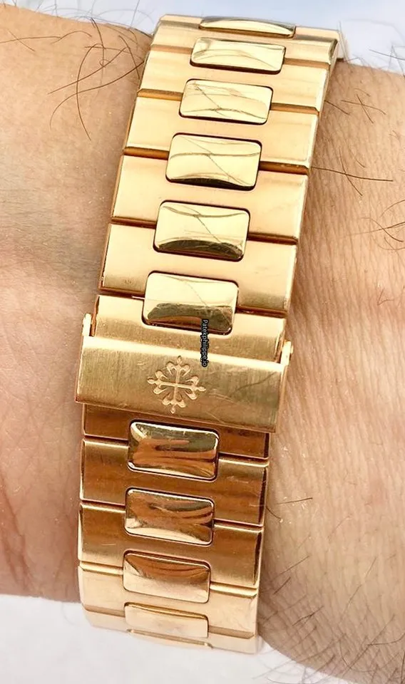 Alternative view of Patek Philippe Nautilus 5980/1r-001 40.5MM Rose Gold Case Automatic