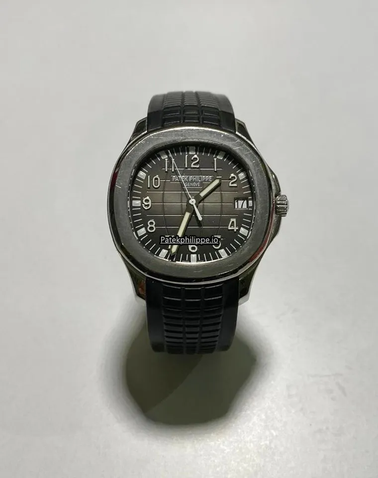 Alternative view of Patek Philippe Aquanaut 5167a-001 40MM Steel Case Automatic