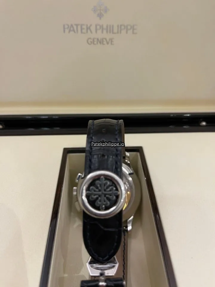 Alternative view of Patek Philippe Annual Calendar 5905p-001 42MM Platinum Case Automatic