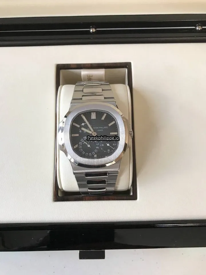 Patek Philippe Nautilus 5712/1a-001