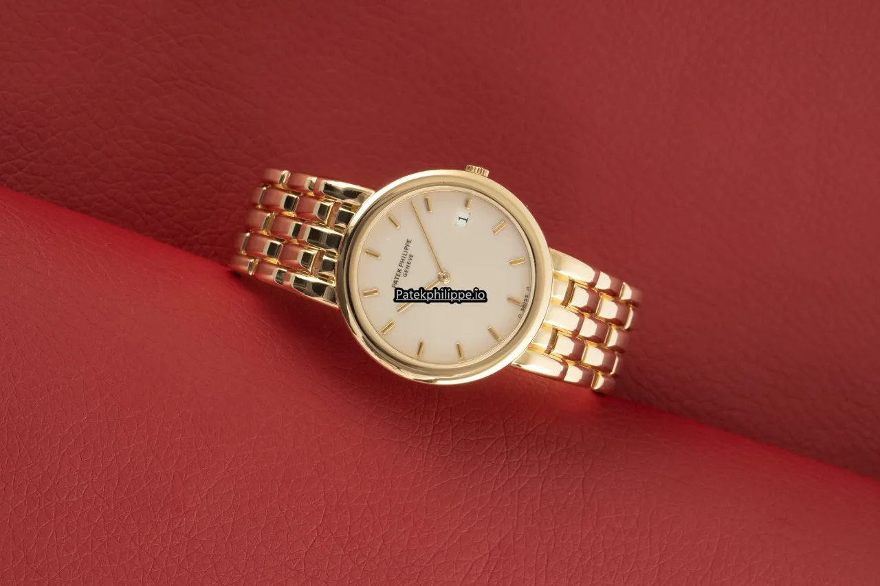 Alternative view of Patek Philippe Calatrava Mar-37 32.5MM Yellow Gold Case Quartz