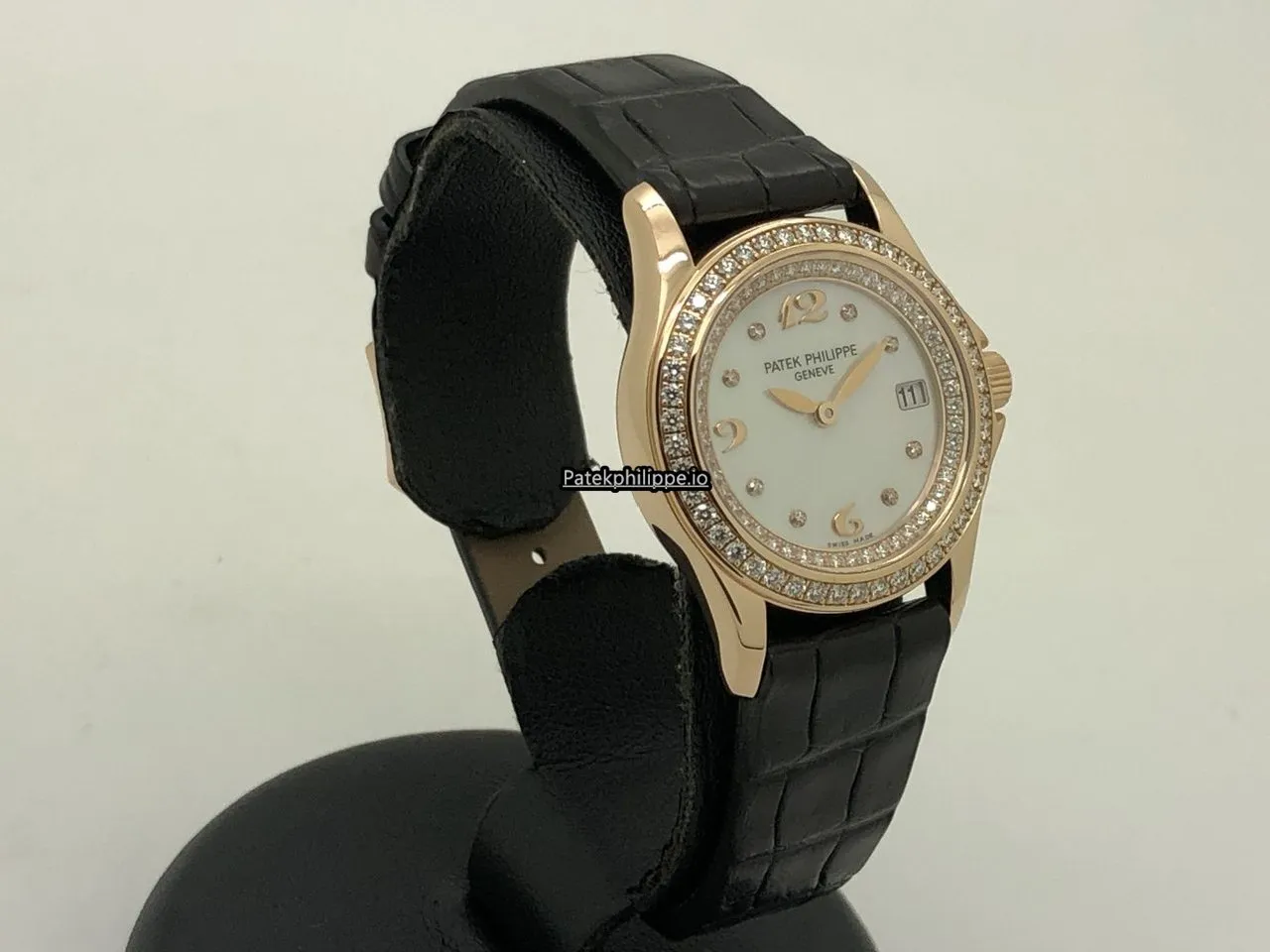 Alternative view of Patek Philippe Calatrava 4906/200 28MM Rose Gold Case Quartz