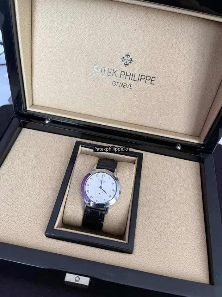 Alternative view of Patek Philippe Calatrava 1867845 Manual Winding