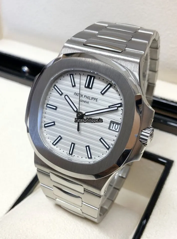 Patek Philippe Nautilus 5711/1a-011 40x38MM Steel Case Automatic