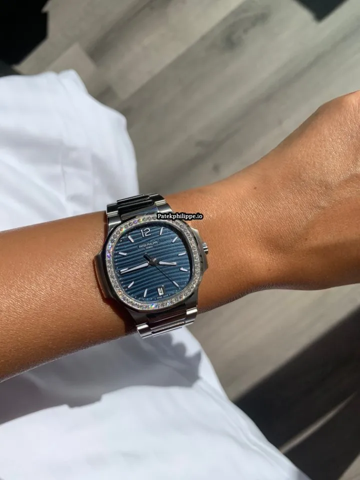 Patek Philippe Nautilus 7118/1a-001 35.2MM Steel Case Automatic
