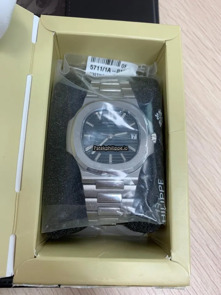 Patek Philippe Nautilus 5711 1a-001 40x38MM Steel Case Automatic