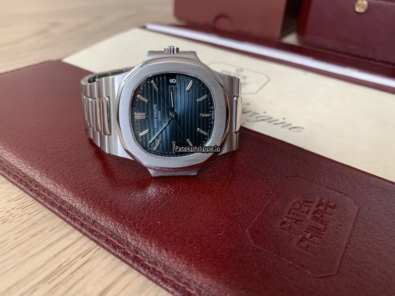 Alternative view of Patek Philippe Nautilus 3800/1a Steel Case Automatic