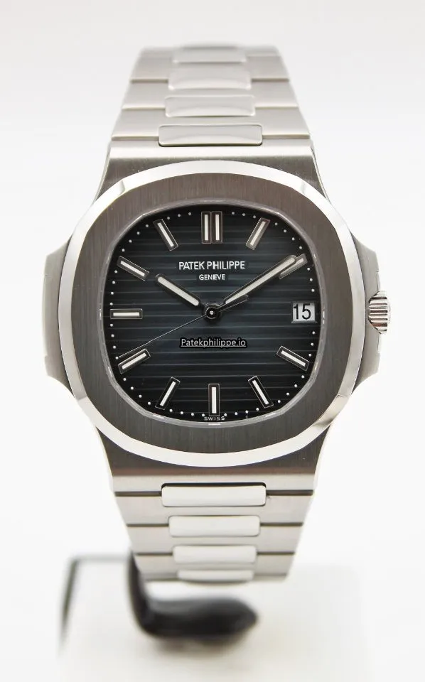 Patek Philippe Nautilus 5711/1a-010 40x38MM Steel Case Automatic